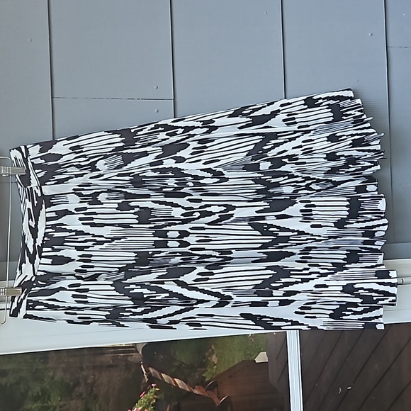 Ladies Land End skirt white and black size 4 - Picture 2 of 7